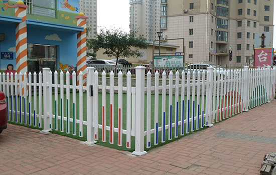 幼兒園<a href=http://stillcrazysailing.com target=_blank class=infotextkey>圍欄</a>