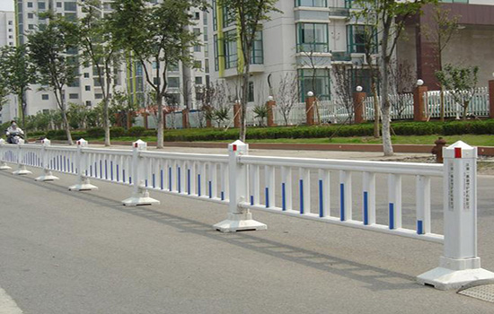 塑鋼道路<a href=http://stillcrazysailing.com target=_blank class=infotextkey>護欄</a>